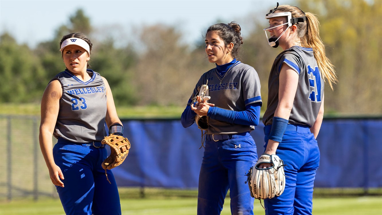 Softball vs Emerson