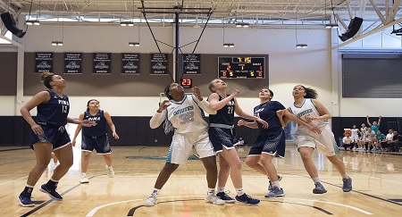 WOMEN'S BASKETBALL HOME GAME